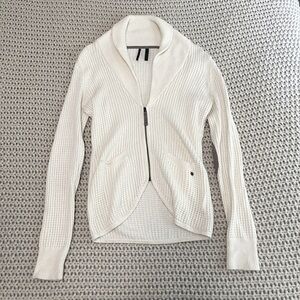 GUESS Cream Zip-up Sweater NWOT